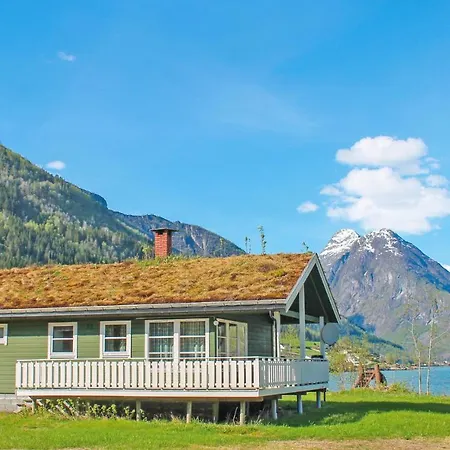 2 Bedroom Lovely In Fjærland