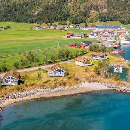 2 Bedroom Lovely In Fjaerland