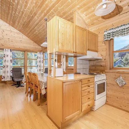 2 Bedroom Lovely In