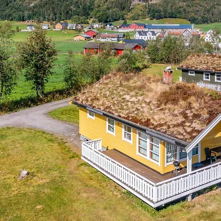 Feriehus Cozy In With House A Mountain View *
